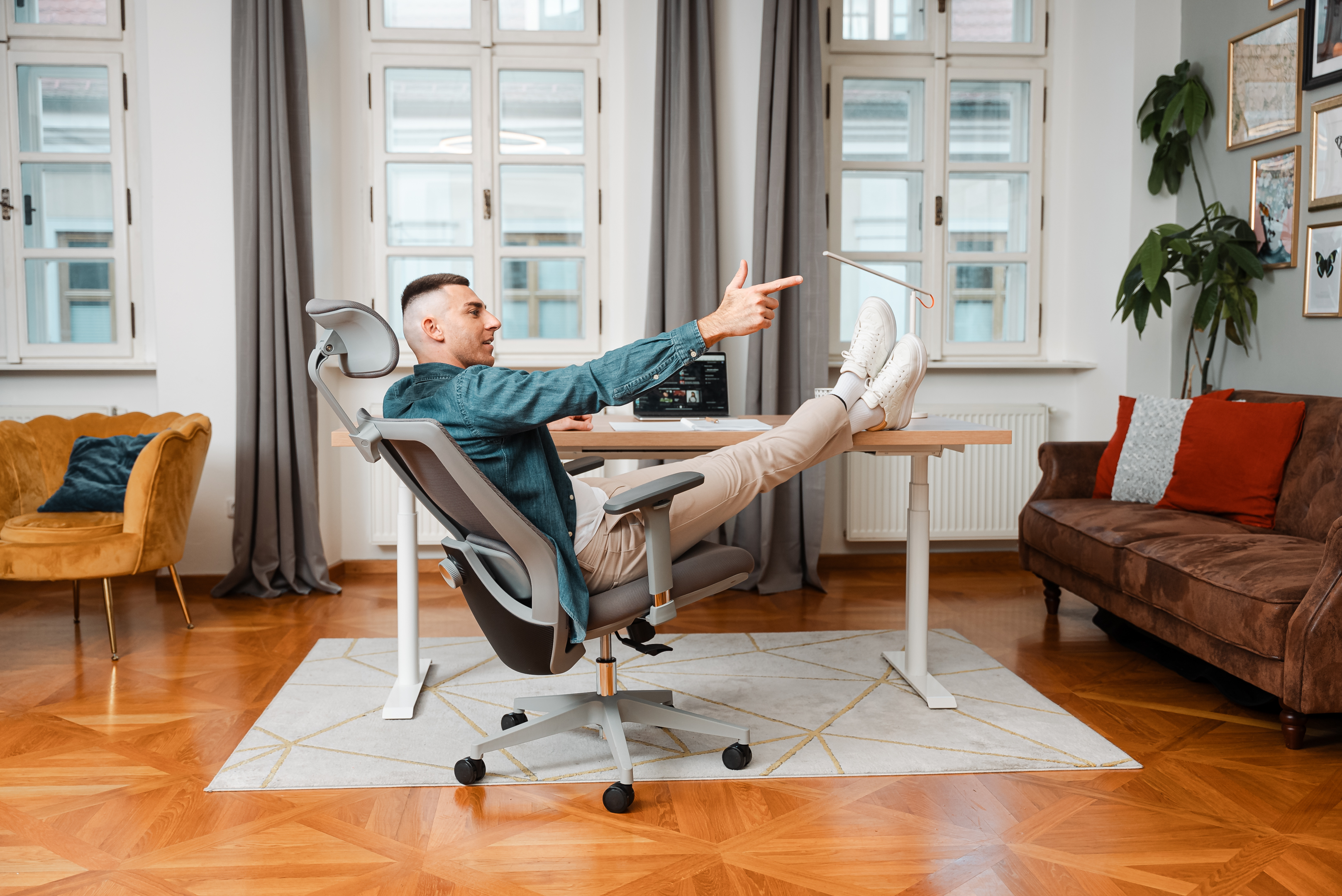 Jak vybrat kancelářskou židli pro dlouhé sezení